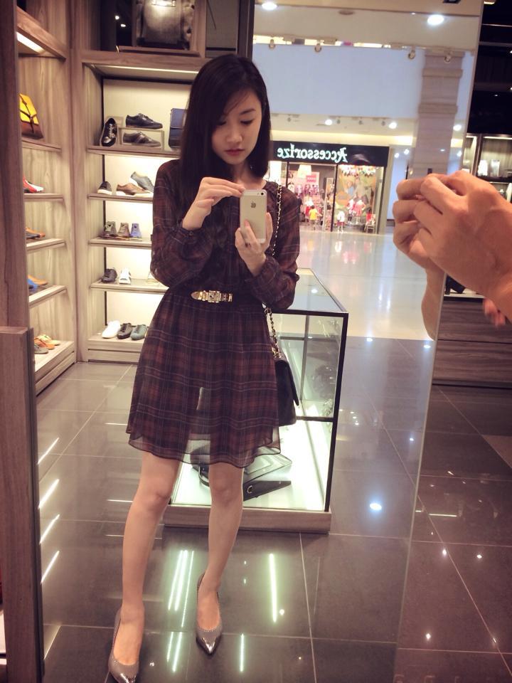 年轻女教师在线播放